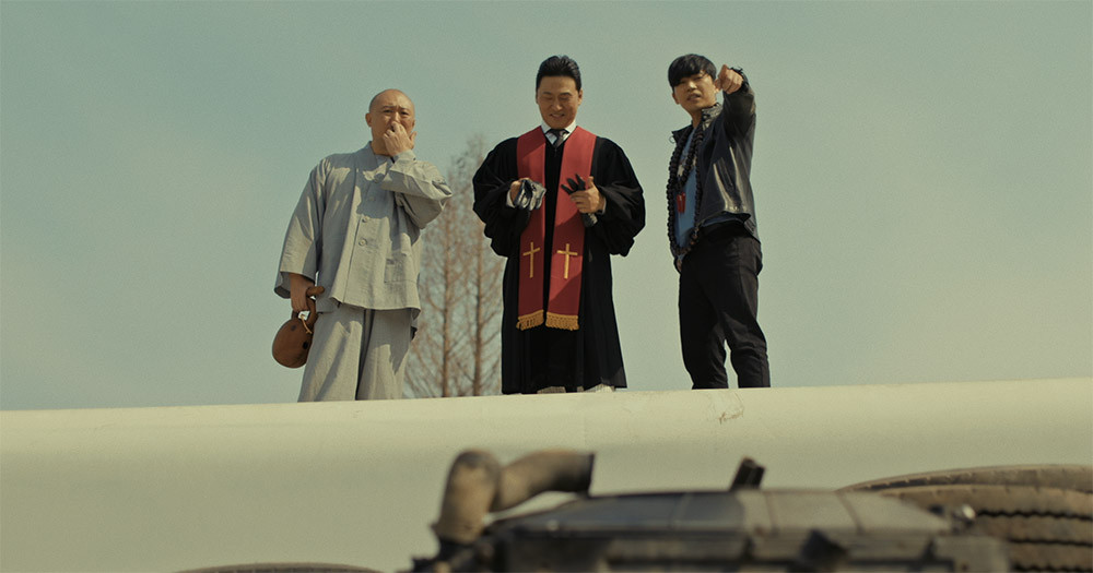 목사와 스님과 박수무당이 뭉쳤다! 코믹 액션 장르의 신선한 충격, 넷플릭스 '목스박(Holy Punch, 2024)'